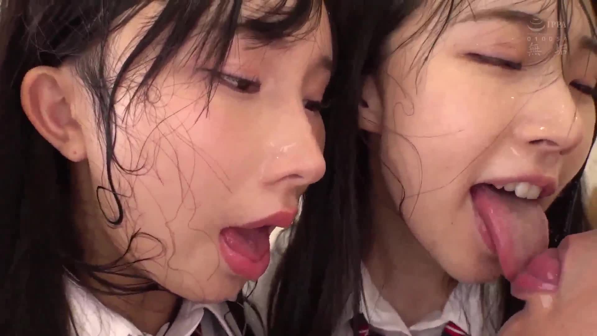 舐め特化 従順制服少女達を唾液まみれにして汚す。顔面ベッロベロ全身ドッロドロ唾だく中出し交尾。 皆月ひかる 由良かな - AV大平台 - 中文字幕，成人影片，AV，國產，線上看