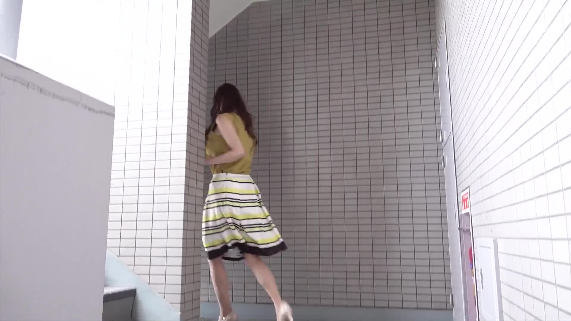 「在這樣的地方真抱歉…。但是，我實在無法忍受了…」VOL.2 廁所故障無法使用，27名盆腔充盈的女士尿尿 - AV大平台 - 中文字幕，成人影片，AV，國產，線上看