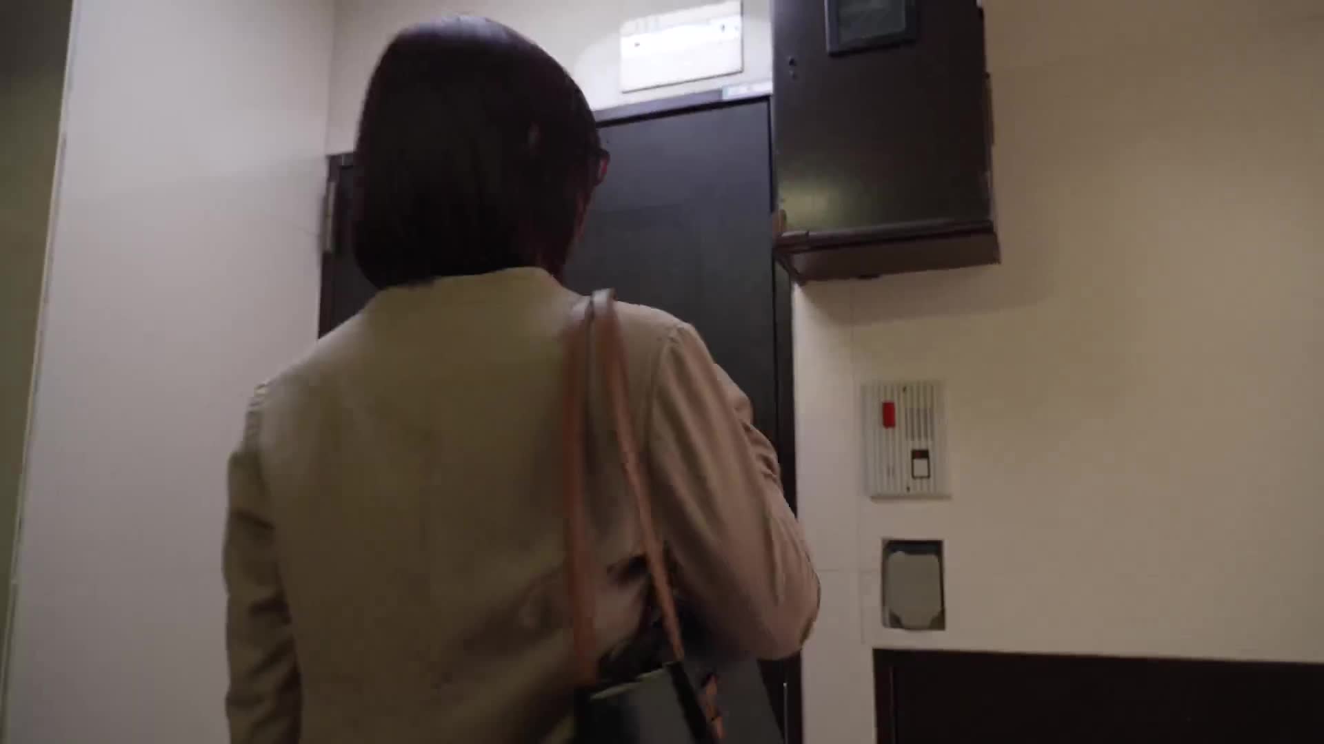 六位巨乳秘書 全員參與中出大亂交 讓不中用的員工重新振作 業績大幅復甦！ - AV大平台 - 中文字幕，成人影片，AV，國產，線上看