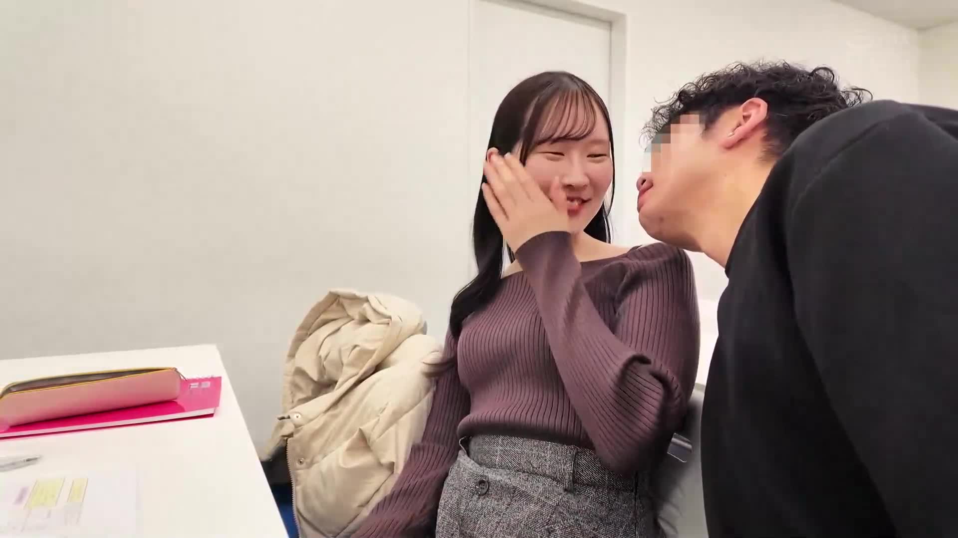 一位想成為女主播的美麗可愛現役大學生 AV DEBUT ～Episode 0～，21歲的梅爾小姐。在那起事件之後對電視台主播感到幻滅，反而對性愛上癮的變態美女。 - AV大平台 - 中文字幕，成人影片，AV，國產，線上看