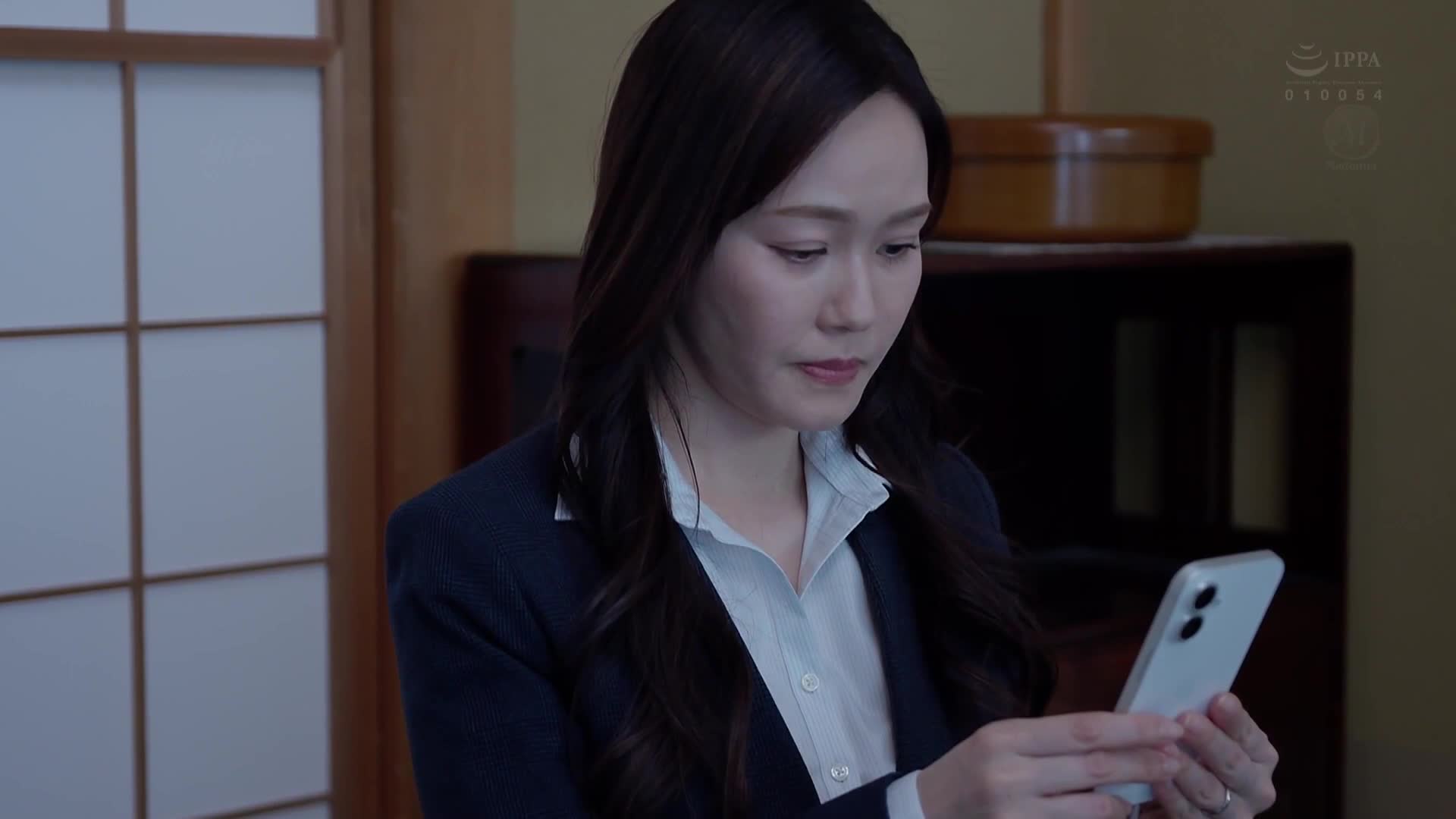 美麗的內衣，被唾液和精液弄髒的人妻保險外交員 萌桃的真利奈 - AV大平台 - 中文字幕，成人影片，AV，國產，線上看