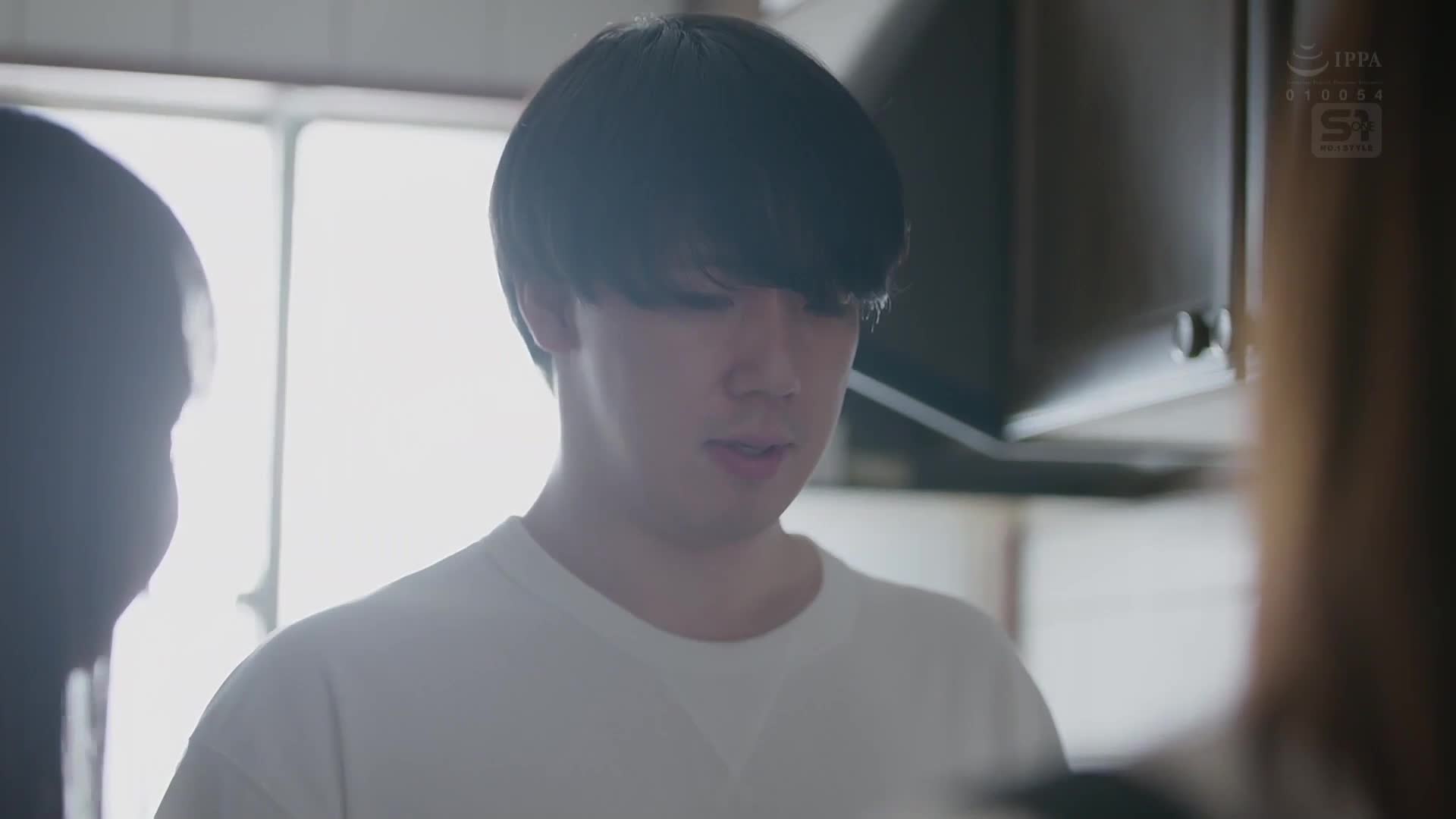 來看同居物件的情侶看起來如此幸福，讓不動產女經紀人 忍不住想要搶走男友的陽具… miru - AV大平台 - 中文字幕，成人影片，AV，國產，線上看