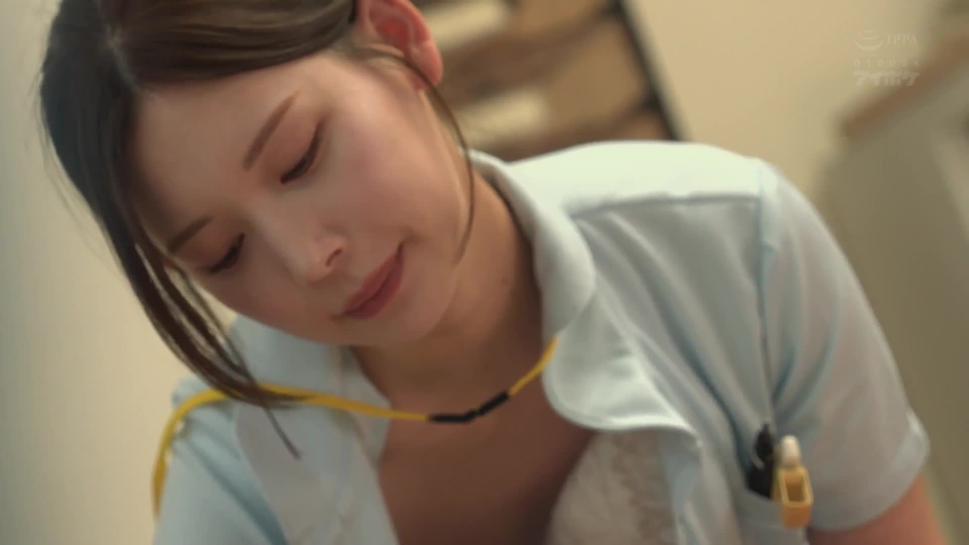 異常性慾治療中心的特寫紀錄片。一位身穿白袍的天使，接納了所有沉迷於射精的失控陰莖。明里紬 - AV大平台 - 中文字幕，成人影片，AV，國產，線上看