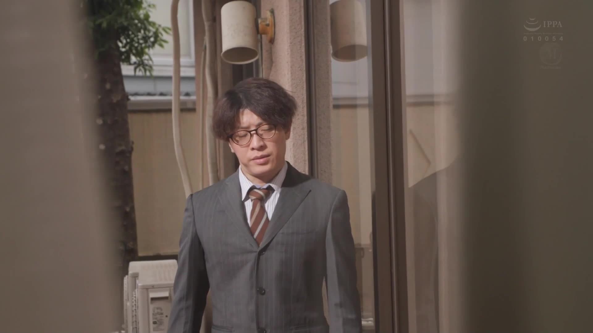 巨乳美麗的妻子被我叔父用深入中出的方式多次讓她高潮翻白眼。媚藥NTR 小花暖 - AV大平台 - 中文字幕，成人影片，AV，國產，線上看