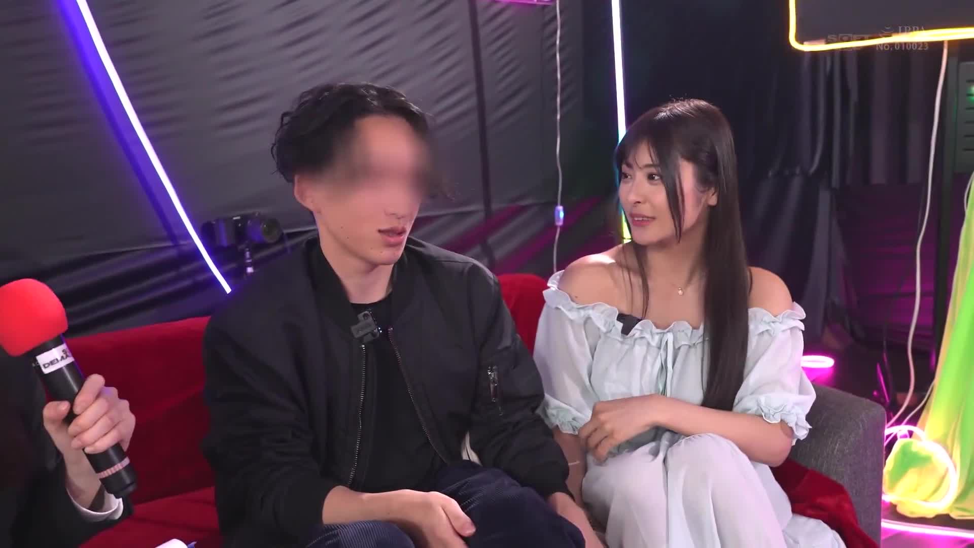 扮演荷蘭娃娃情侶遊戲！在男友面前被頂級AV男優激烈抽插，只要女友不動就有機會獲得100萬日元！！3 - AV大平台 - 中文字幕，成人影片，AV，國產，線上看