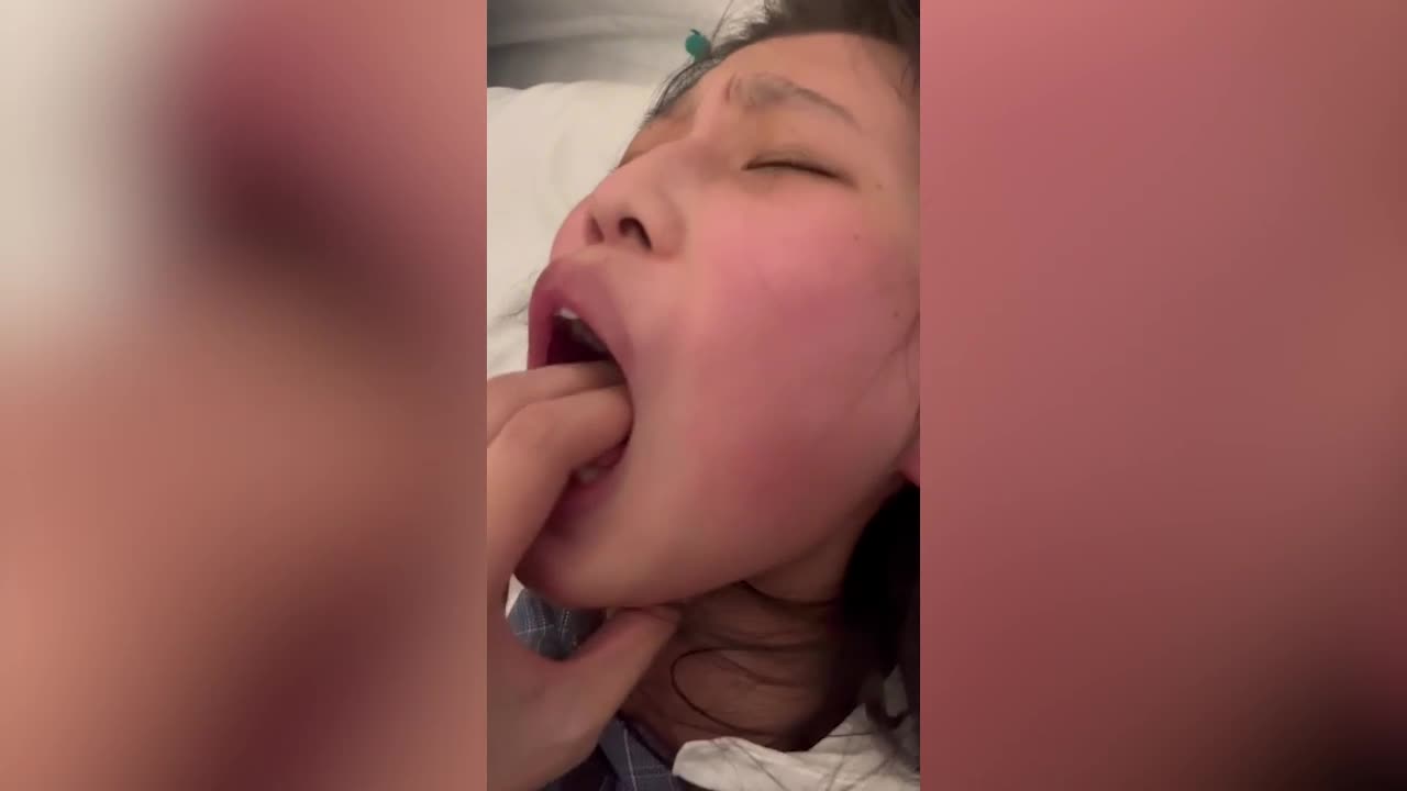 顏值嫩妹【採花小盜(caihuaxiaothief)】被主人圈養的小母狗-4 - AV大平台 - 中文字幕，成人影片，AV，國產，線上看