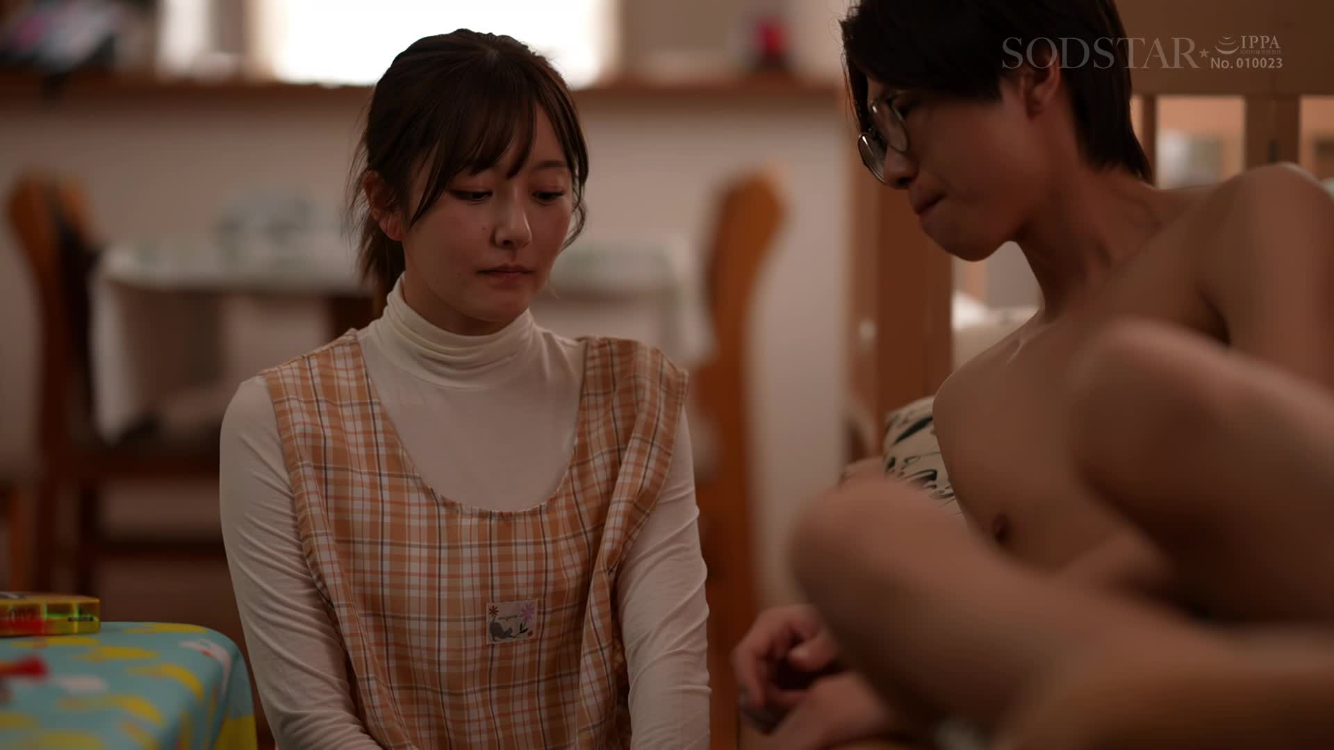 兒子就讀的幼兒園美麗老師與妻子帶孩子回娘家期間，在家暗地裡約會一周，狂歡一周的不倫絕倫性愛 青空光 - AV大平台 - 中文字幕，成人影片，AV，國產，線上看