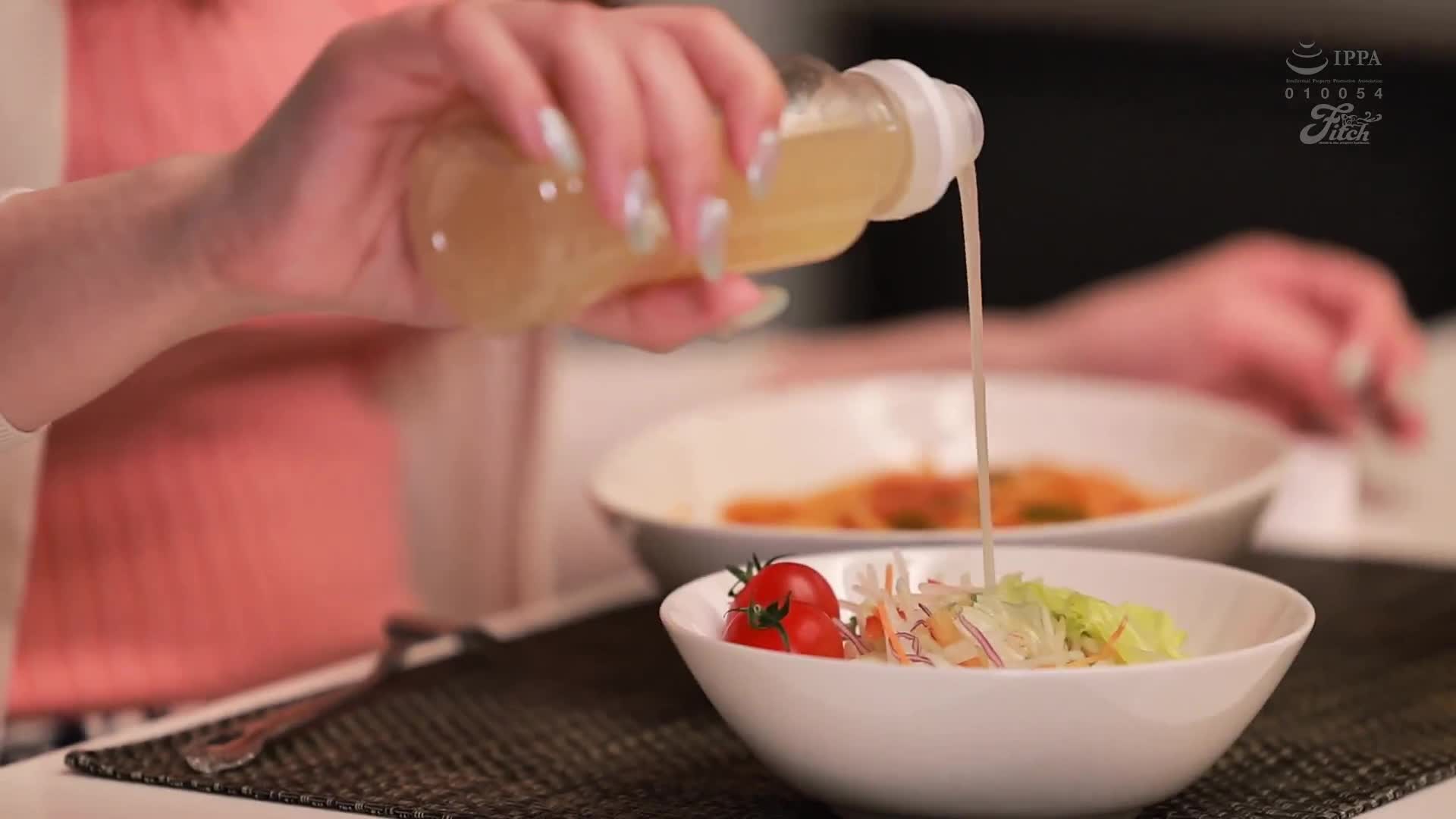 麻縄解禁！美白巨乳妻被油緊縛綁綁，按摩師執著的SM教育 希咲亞里子 - AV大平台 - 中文字幕，成人影片，AV，國產，線上看