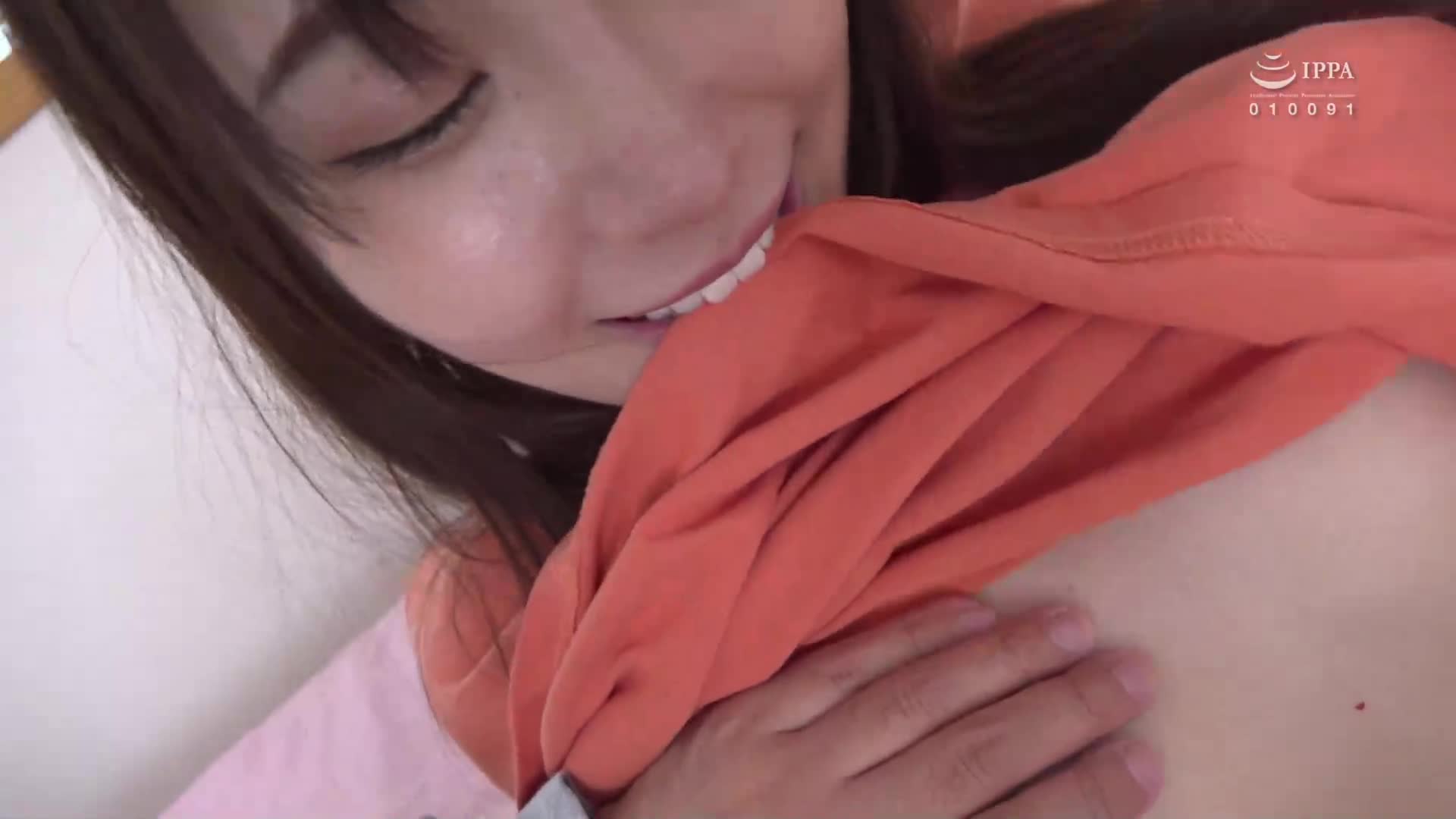 借用浴室的感謝！鄰居的色情小惡魔姐姐！穿著男友T恤（我不是他的男友）身材性感地回報！ - AV大平台 - 中文字幕，成人影片，AV，國產，線上看