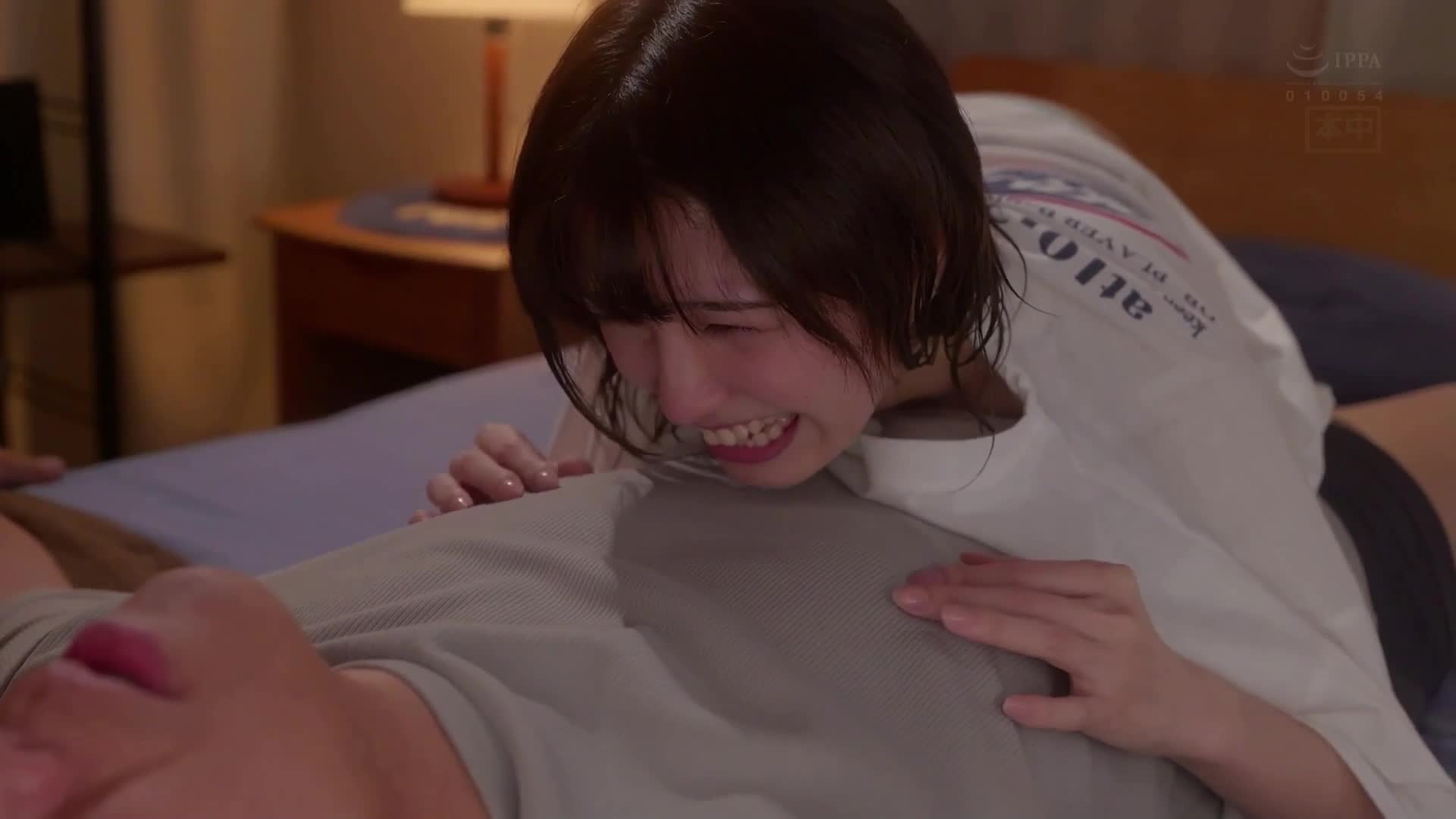 因為暴雨無法回家...放學後，我避難到老師家裡，一次又一次地被灌滿了濕潤的淫穴...。倉本蓳 - AV大平台 - 中文字幕，成人影片，AV，國產，線上看