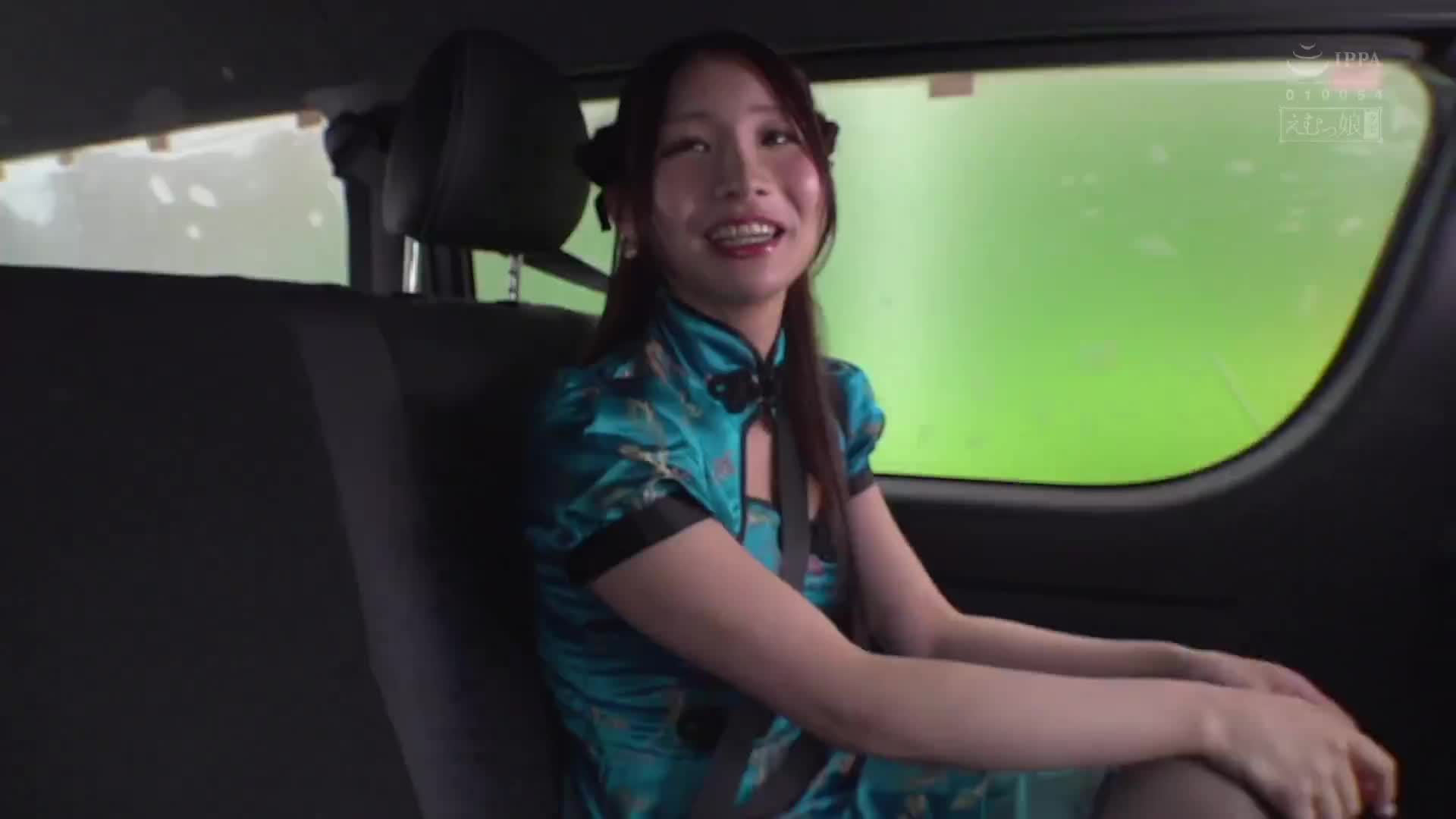 笑容中想要感受順滑喉嚨。26位汁男優射出濃厚精液，吸飲撒播。異常食女孩Nia 吸入精液漩渦。 - AV大平台 - 中文字幕，成人影片，AV，國產，線上看