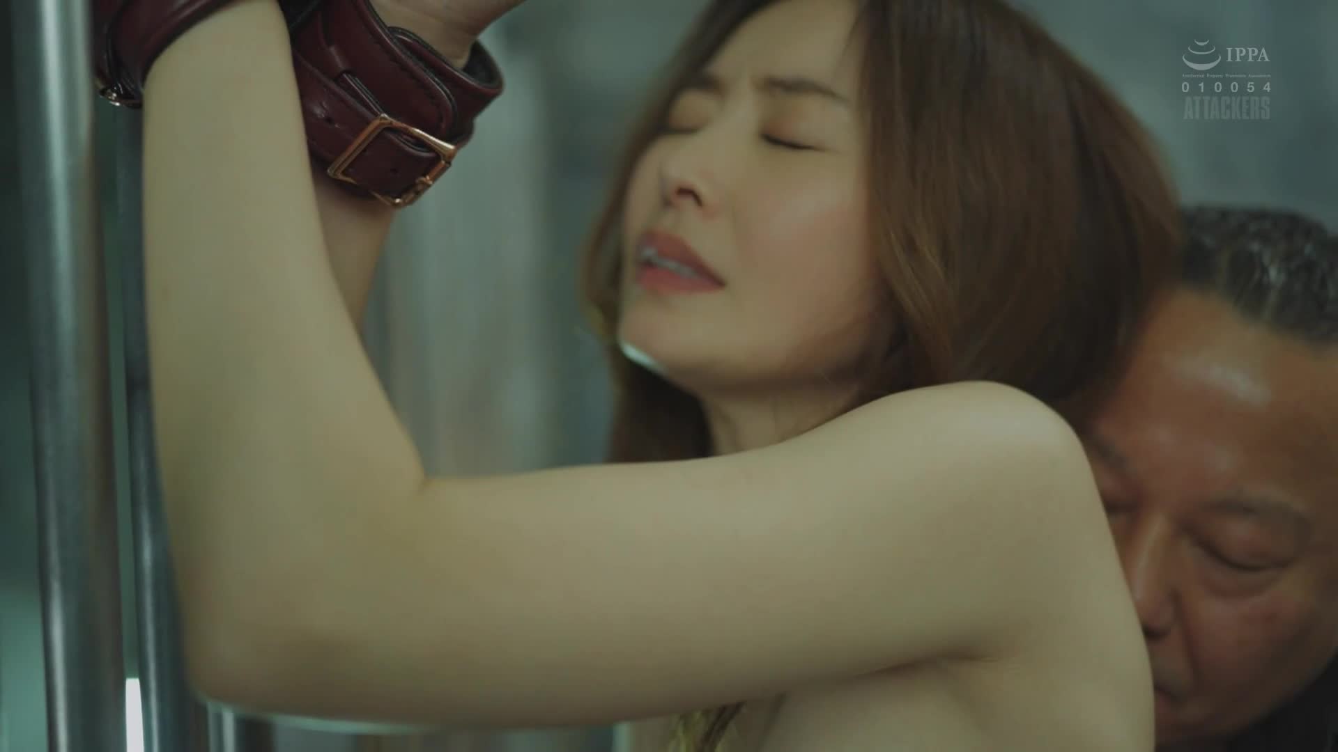 [AI解碼版]一名已婚女偵探在兒子被綁架七年後重返工作崗位，卻因服用催情藥而變得放蕩不羈 夏目彩春 - AV大平台 - 中文字幕，成人影片，AV，國產，線上看