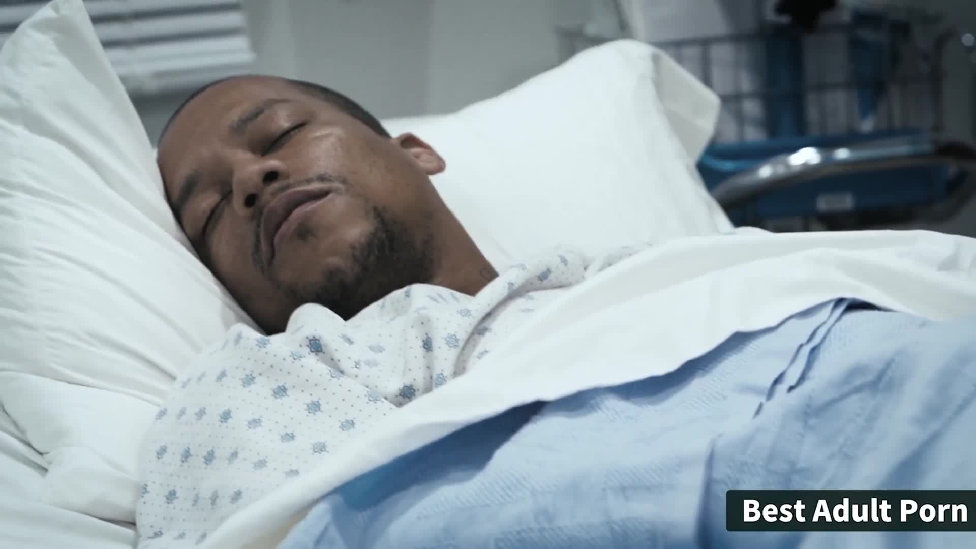 變態醫生偷偷操弄受傷女孩 - AV大平台 - 中文字幕，成人影片，AV，國產，線上看