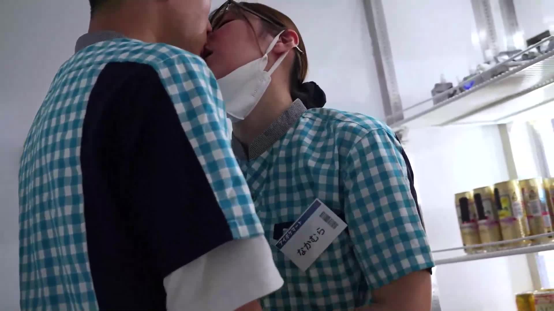 從便利店的年輕兼職追求尋找愛情的已婚前藝人仲村美羽，墜入了不倫的迷宮 - AV大平台 - 中文字幕，成人影片，AV，國產，線上看