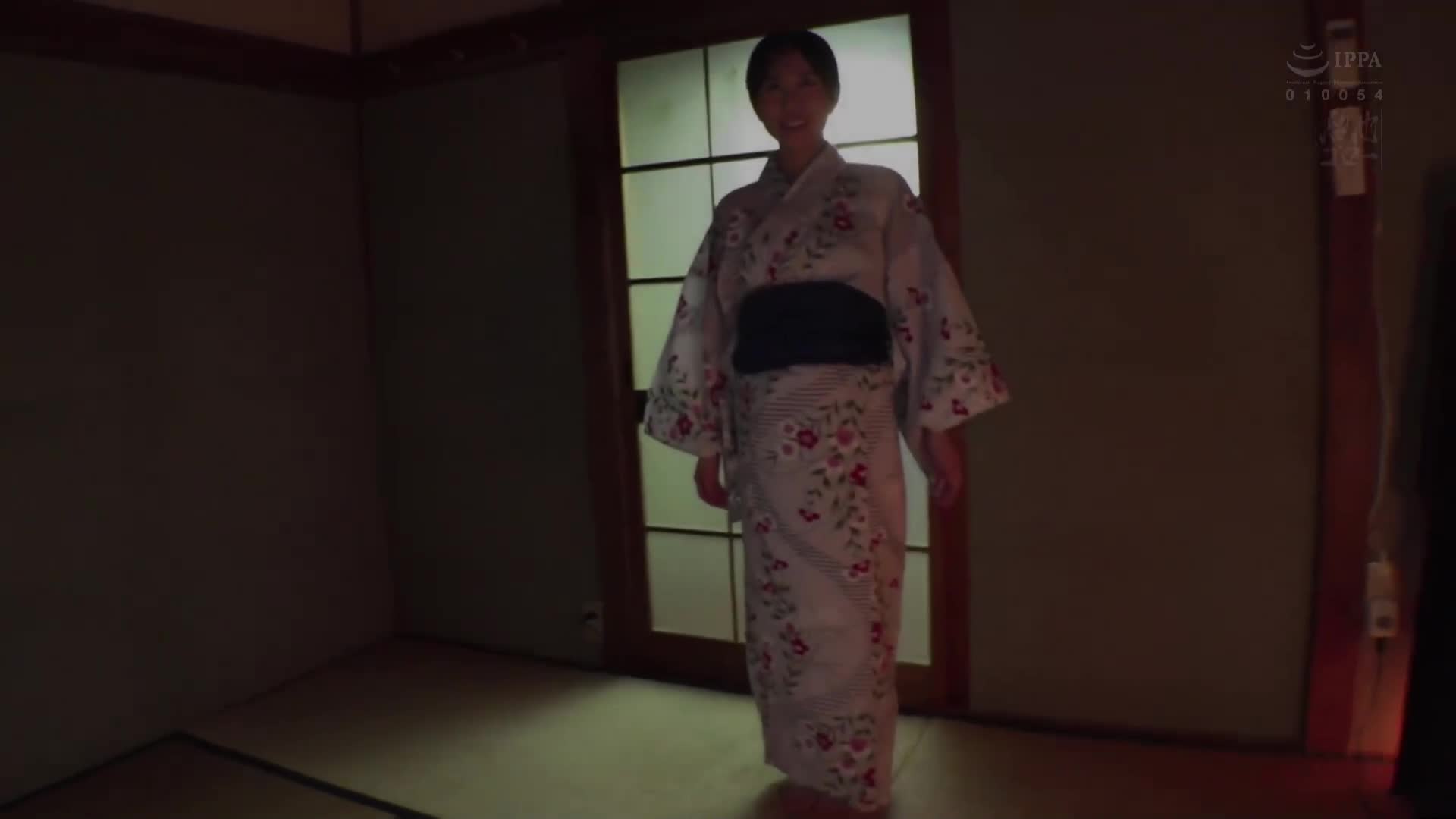 新人 小宮香織（37歲）從老舊的公寓群所在的港口城鎮來到自然真實的人妻AV出道 - AV大平台 - 中文字幕，成人影片，AV，國產，線上看