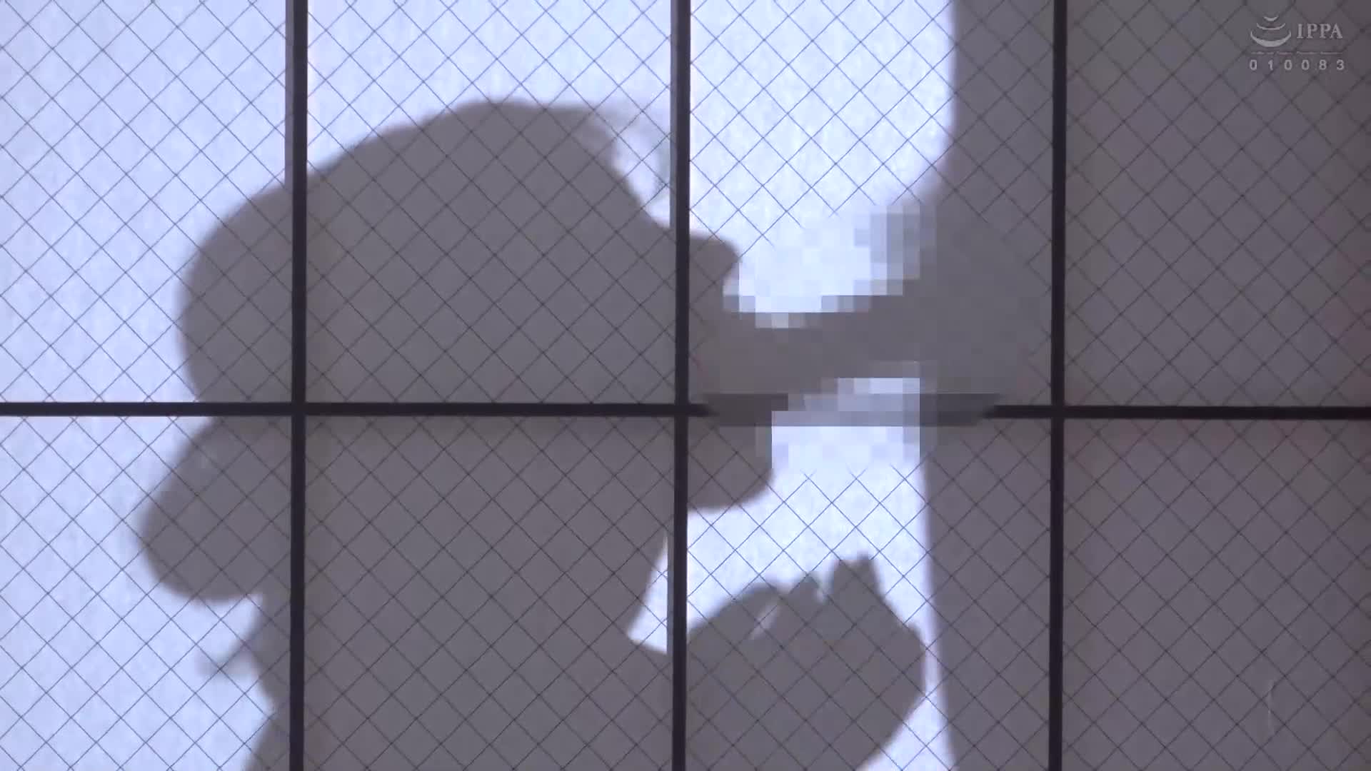 美麗繼母透過紙簾的剪影性愛，被發現每天偷窺...在父親出差期間，將處男的我帶進臥室，與繼母秘密地進行多次內射的家庭內NTR 望月凜音 - AV大平台 - 中文字幕，成人影片，AV，國產，線上看