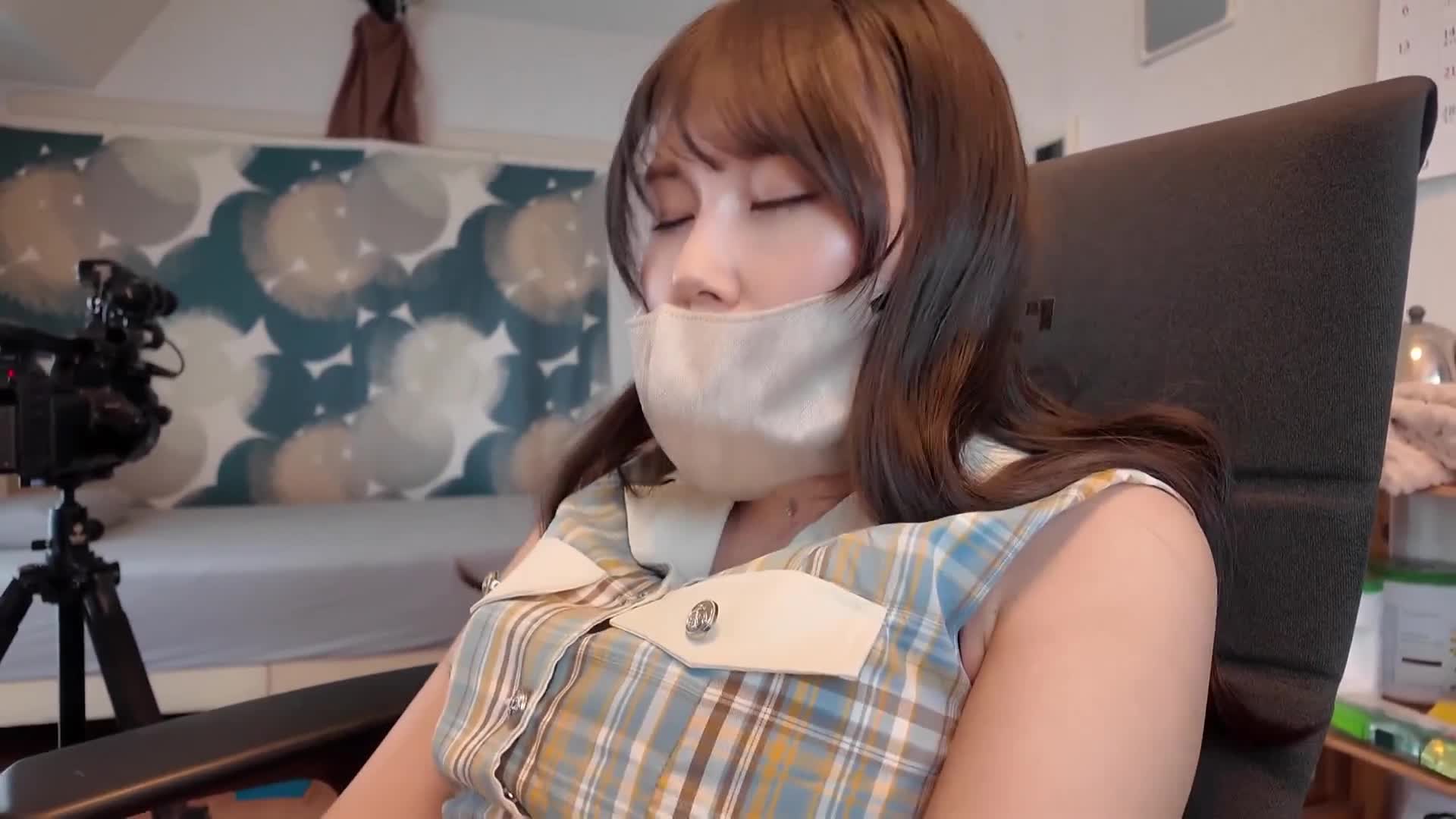 【虐待型女性，出租中】請讓我碰觸你的雞雞。拜託了…。擁有可愛臉龐卻想要作對的陰險誘惑偶像虐待型女性。直到時間結束，盡情使用盡情虐待。虐待型女性，不設限。畢竟，我是虐待型……。 - AV大平台 - 中文字幕，成人影片，AV，國產，線上看