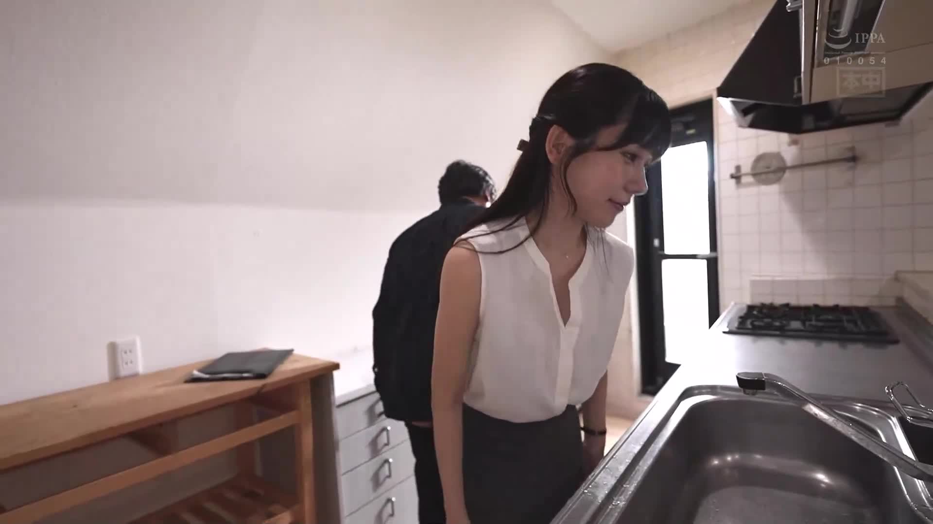 [AI解碼版]緊迫的竊竊私語，誘惑內視的夫妻，五日市芽依把握機會取得20次中出合約的不動產女性供應者 - AV大平台 - 中文字幕，成人影片，AV，國產，線上看