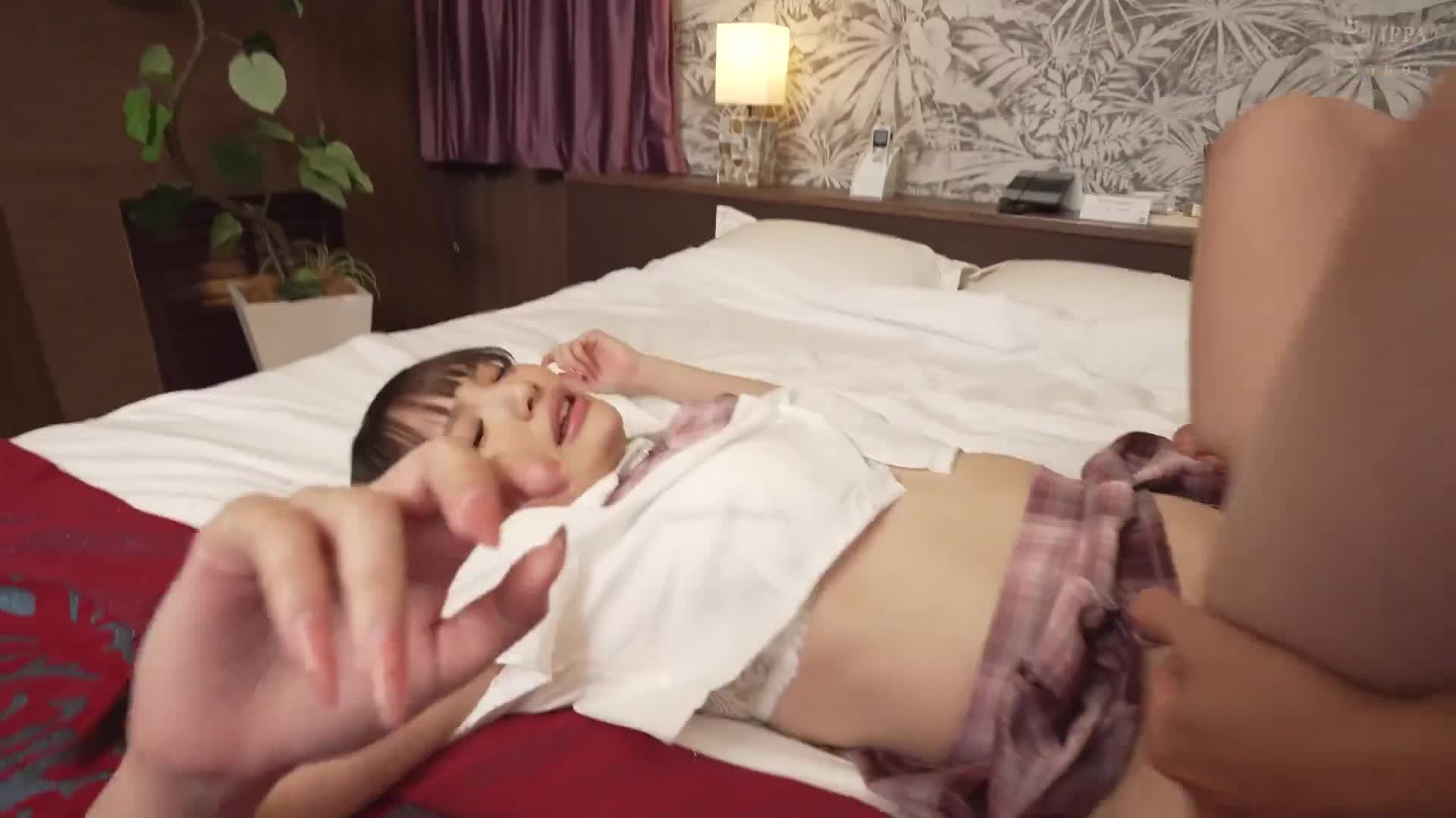 被可愛學生誘拐，無法拒絕在情侶旅館內肆意射精，盡管作為老師發誓絕不碰學生… 佐藤愛瑠 - AV大平台 - 中文字幕，成人影片，AV，國產，線上看