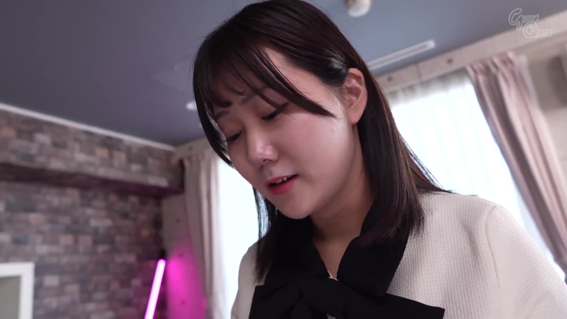 性取向丢脸羞辱引发性兴奋，使西田卡琳娜成为一名太过卑微的變態徵服女性。 - AV大平台 - 中文字幕，成人影片，AV，國產，線上看