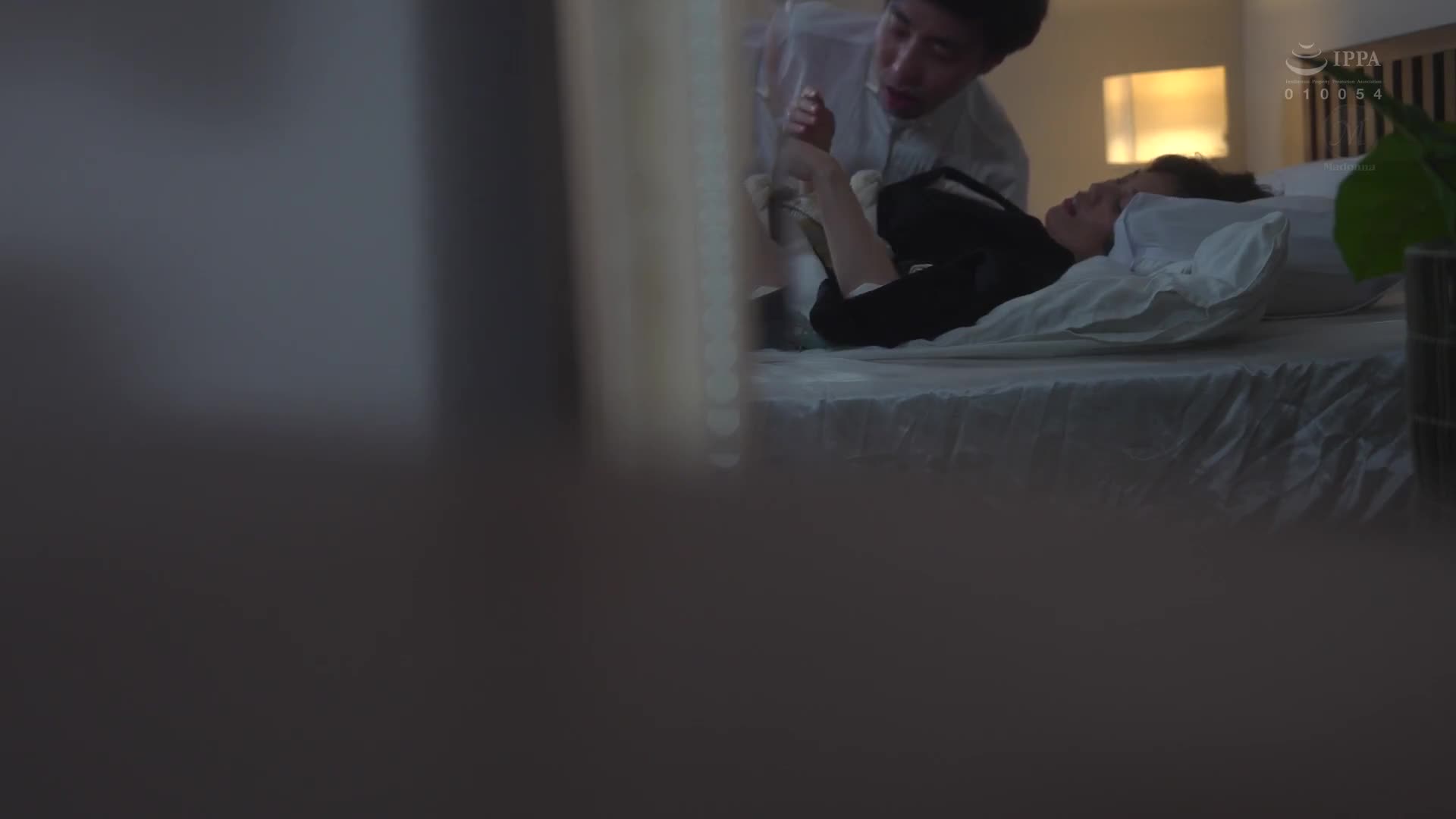 母親目睹女兒幸福的婚禮，卻在宴會上被女婿性侵的母親 星冬香 - AV大平台 - 中文字幕，成人影片，AV，國產，線上看