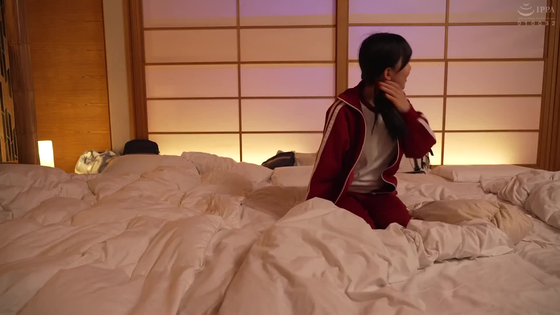 跟誰都無限制插入！修學旅行版 每月只要支付固定費用，就可以在修學旅行中插入女學生和女教師...對任何人都無限制插入！ - AV大平台 - 中文字幕，成人影片，AV，國產，線上看